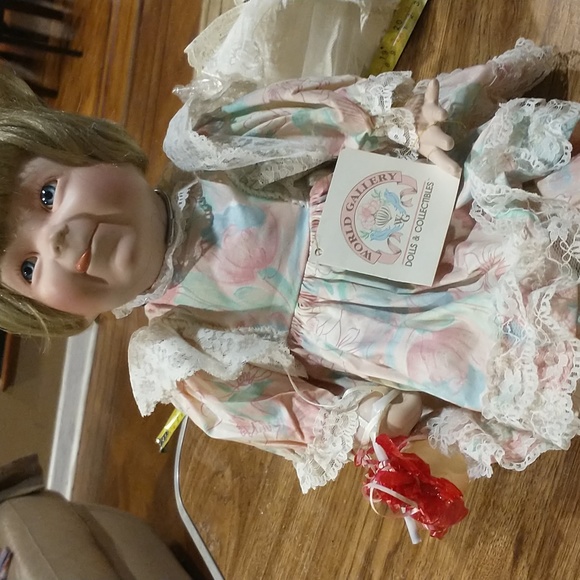 New Beautiful Porcelain Doll.❤️ - Picture 2 of 11